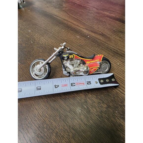 Matchbox - Harley Davidson - 1:64 Diecast Motorcycle Marines 25 Chopper - Picture 14 of 16